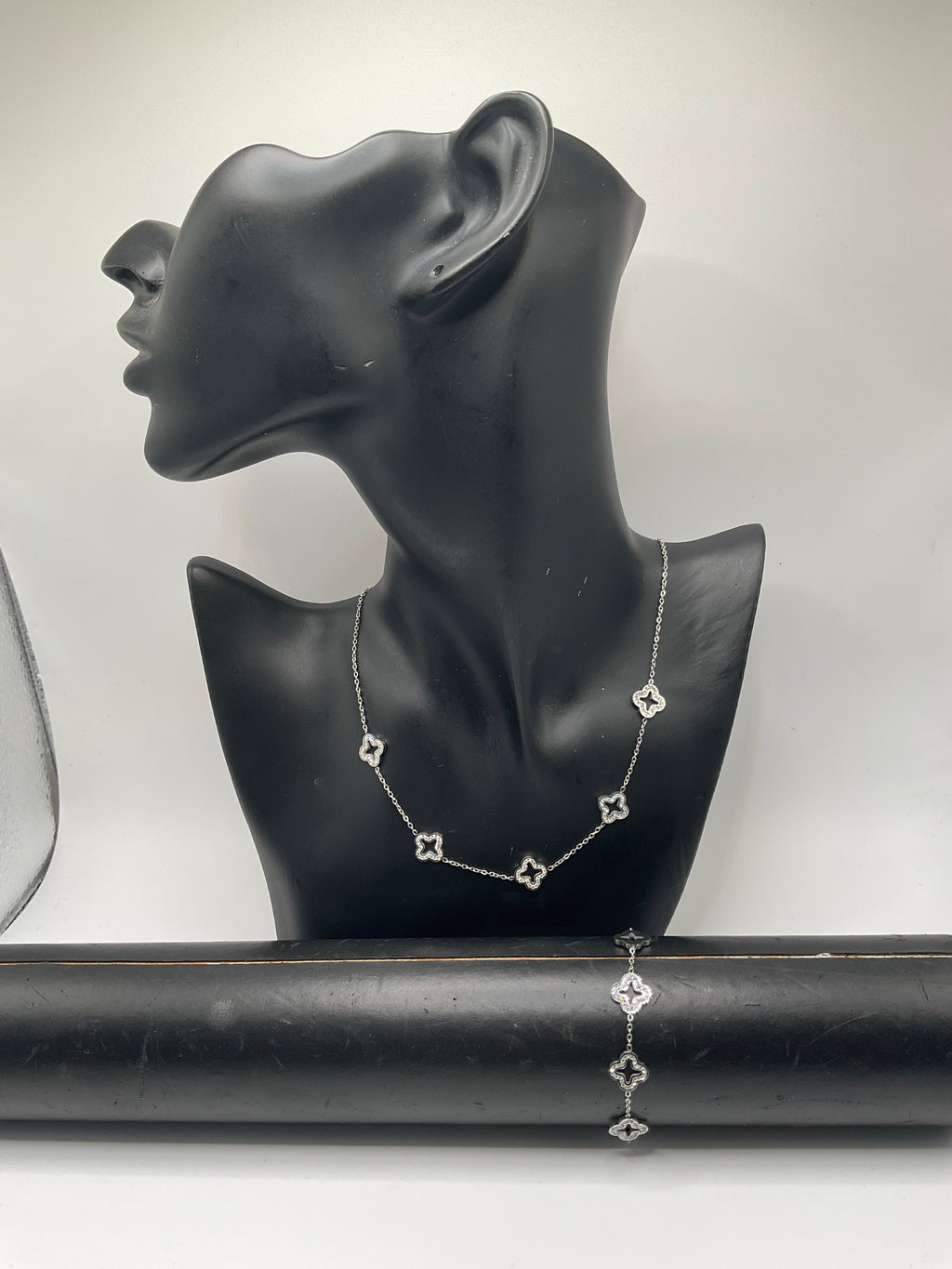 Parure femme argentée – Collier & Bracelet trèfles